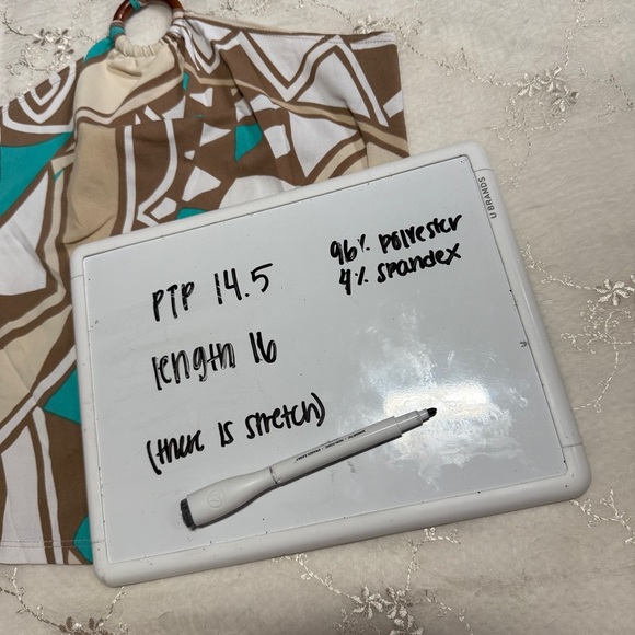 Vintage Y2K Abstract Print Halter Crop Top – Tag Size Large (Made in USA) - Picture 4 of 4